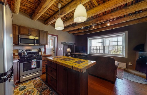 Taos Casa | Luxe 2-Unit Hideaway: Suite & Casita w/ Full Kitchens - Walk to Dining, Dogs OK