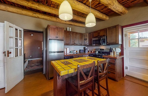 Taos Casa | Luxe 2-Unit Hideaway: Suite & Casita w/ Full Kitchens - Walk to Dining, Dogs OK