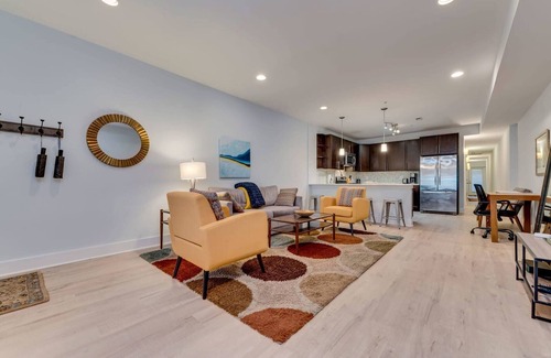 Columbia Heights Cama Y Desayuno | Luxe 2BD/2BA Townhouse in Hip Area - Near Metro