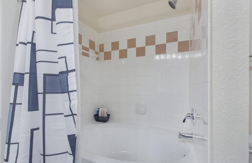 Sweetbriar Apartamento | Luxe 2BD Apt Heart of Austin, SoCo District!
