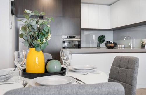 Highett Apartamento | Luxe 2BR Oasis at The Vista