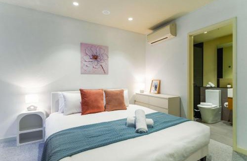 South Yarra Apartamento | Luxe 2BR Retreat POOL GYM & PARKING South Yarra