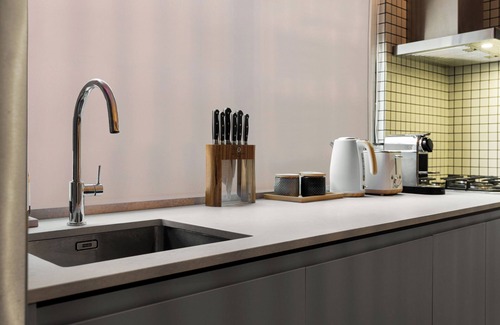 North Bondi Apartamento | Luxe 2BR w/Smart TV Steps from Bondi Beach