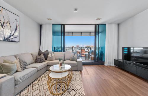 Fortitude Valley Apartamento | Luxe 3BR Apt with City Views, Car Park and Rooftop Pool