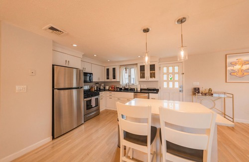 Revere Casa | LUXE 3BR Near Boston, Airport, and Beach!