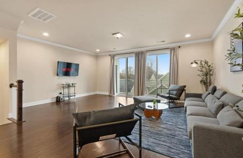 Charlotte Casa | Luxe 3BR Townhousein Uptown Charlotte
