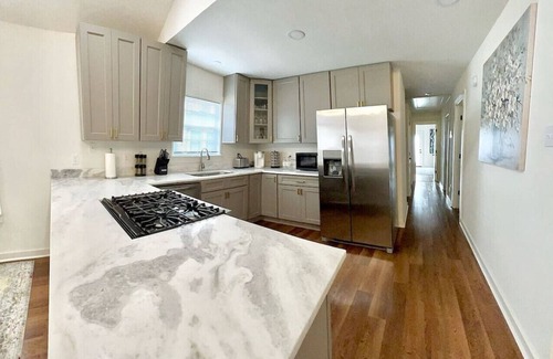 Central City Cabaña | Luxe 3BR w/ fenced parking 2 miles to French Qtr