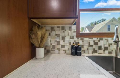 Lincoln Casa | Luxe 4bd - Movie, Games - Centrally Located