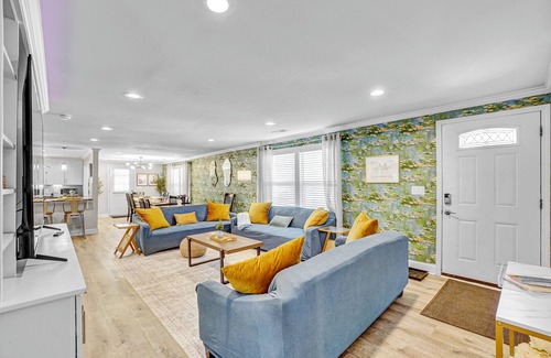 Southwest Raleigh Casa | Casa de rancho moderna y lujosa (NCSU y centro)