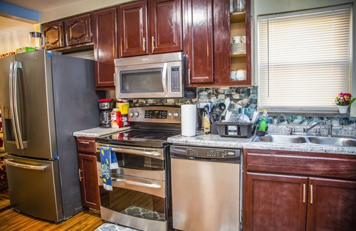 Detroit Casa | Luxe 7 bdr 4 Fullbath with Jacuzzi on West side Detroit
