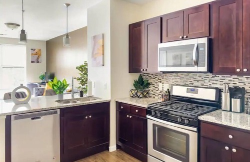Arlington Casa | Luxe Alewife 1 Bd, King Bed, Fast Wi-Fi, Gym, Pool