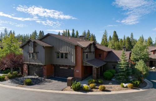 Truckee Casa | Luxe All-Season Retreat by AvantStay Prime Location Near Skiing