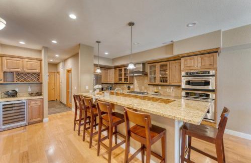Truckee Casa | Luxe All-Season Retreat by AvantStay Prime Location Near Skiing