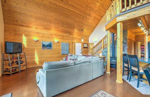 Alpine Casa | Luxe Alpine Cabin with Wraparound Deck and Mtn Views!