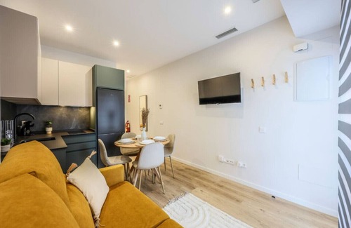Las Acacias Apartamento | Luxe apartments Madrid Rio by RentitUP