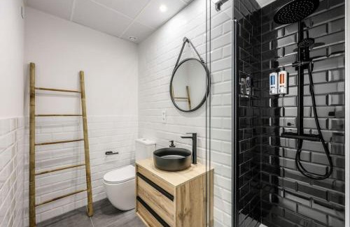 Las Acacias Apartamento | Luxe apartments Madrid Rio by RentitUP
