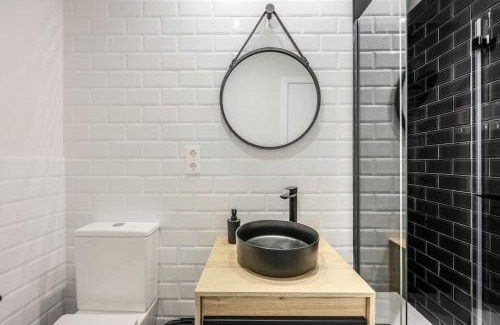 Las Acacias Apartamento | Luxe apartments Madrid Rio by RentitUP