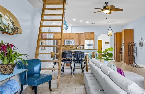 Tropic Casa | LUXE ART DISTRICT 4/3.5 POOL HOME...HELLO GORGEOUS!!!