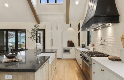 Lake Geneva Casa | Luxe at the Lake | Heated Saltwater Pool |Lake Views |Enclosed Porch | Movie Theater