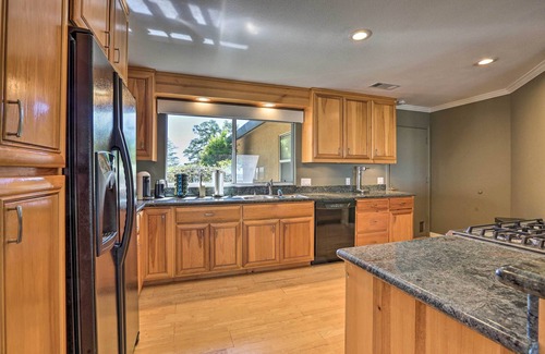 Auburn Casa | Luxe Auburn Hideaway w/ Tennis Court & Views!