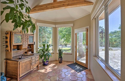 Auburn Casa | Luxe Auburn Hideaway with Tennis Court and Views!