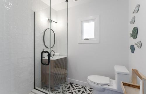Balboa Island Casa | Luxe Balboa House 5 Bedroom 5 Ensuite Bath Peninsula Ferry Close