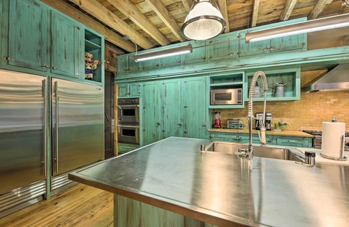 Zenda Casa | Luxe Barndominium w/ Home Gym, Theater, & More!