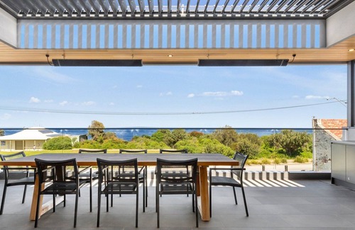 Black Rock Casa | Luxe beachfront property opposite the beach