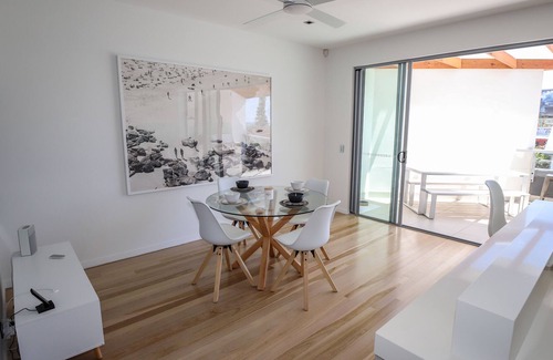 Palm Beach Villa | Villa de lujo junto a la playa, a 50 pasos de arena entre los arroyos Tallebudgera y Currumbin.