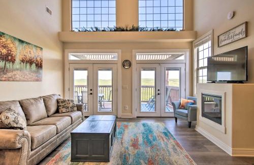 Indian Point Apartamento | Luxe Branson Retreat with Mtn Views and Pool Access!
