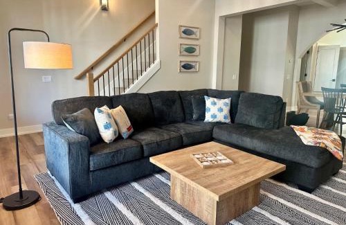 Union Pier Casa | Luxe by the Lake - Pool Access