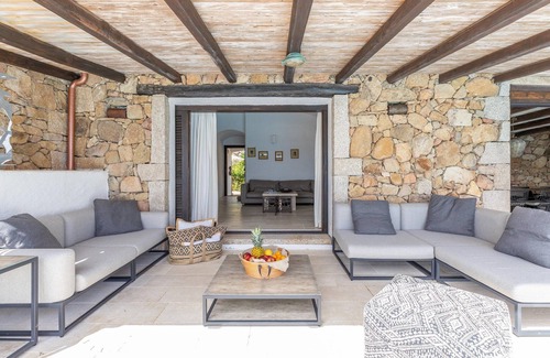 Pantogia Villa | Estancia de lujo en la costa - Villa elegante