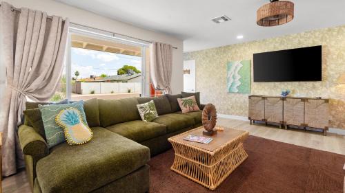 Village Grove Casa | Luxe Cabana-inspired Stay W Pool