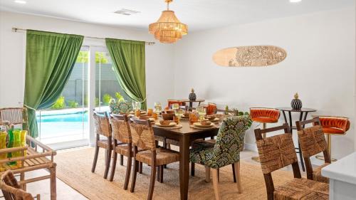 Village Grove Casa | Luxe Cabana-inspired Stay W Pool
