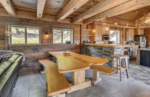 Cameron Casa | Luxe Cabin Compound 4 Mi to Cameron State Forest!