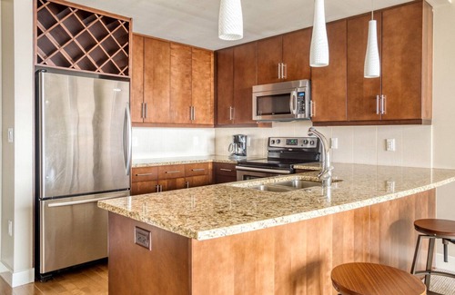 Cherry Creek Apartamento | Luxe Cherry Creek 1BR w/ Sauna & Theater, near shopping, by Blueground