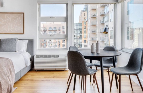 Cherry Creek Apartamento | Luxe Cherry Creek Studio w/ W/D, Roof & Lounge, nr mall, by Blueground