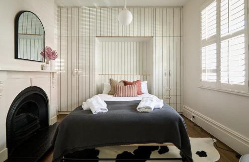 Hobart Central Business District Casa | Luxe cottage in the heart of Sandy Bay