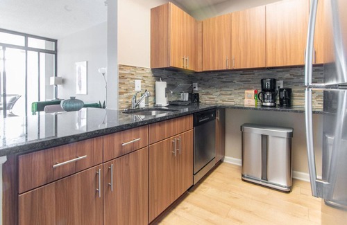 Radnor - Fort Myer Heights Apartamento | Luxe Court House 1BR w/ Pool & W/D, nr Landmarks & Dining, by Blueground