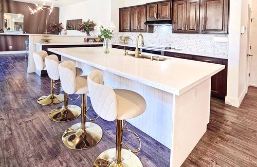 South Mountain Casa | Luxe Desert Oasis, Sparkling Pool and Hidden Speakeasy Room!