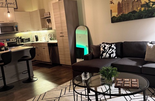 Peachtree Center Apartamento | Luxe Downtown High-Rise-Stunning Views & Prime ATL Location Close to Attractions