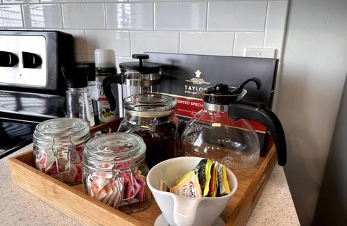 Roanoke Apartamento | Downtown Luxe Loft: King Bed, Artsy & Brewery Walk
