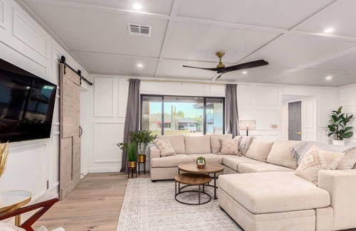 Scottsdale Country Acres Casa | Luxe Downtown Scottsdale Oasis w/ Heated Pool