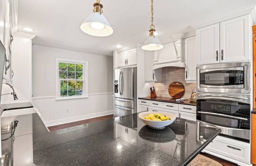 West Bradenton Casa | Luxe Escape: Fire Pit, Pool, Golf near AMI & IMG