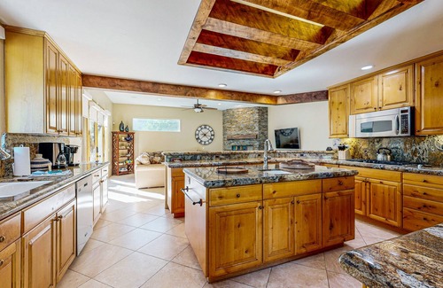 Desert Club Estates Casa | Luxe Escape in Old Town | Pool, Spa, Outdoor Kitchen & Pool House 4BR #067222