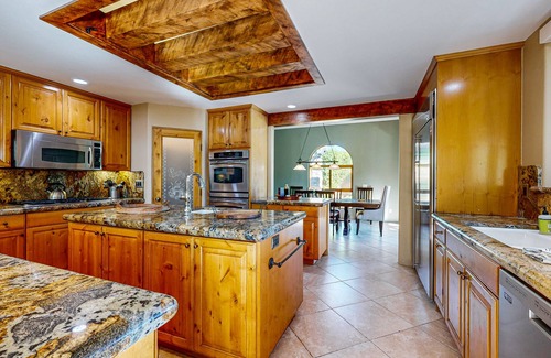 Desert Club Estates Casa | Luxe Escape in Old Town | Pool, Spa, Outdoor Kitchen & Pool House 4BR #067222