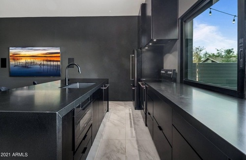 Coronado Casa | Luxe Estate with Guest House & Heated Pool & Firepit, & Rooftop Terrace near DT