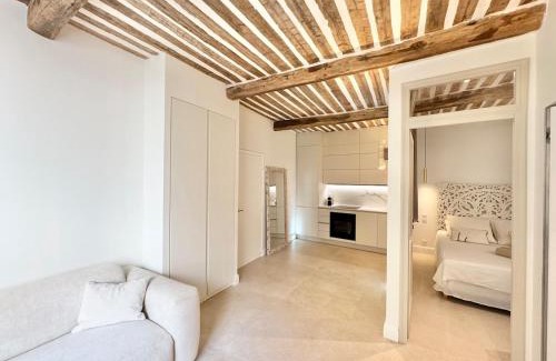 Antibes City Centre Apartamento | Luxe et Charme sur les Remparts du Vieil Antibes