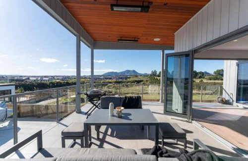 Wharewaka Casa | Luxe Family Haven in Wharewaka