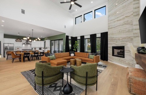 Austin Casa | Luxe Farmhouse w/ Pool and Spa on 4 Acres